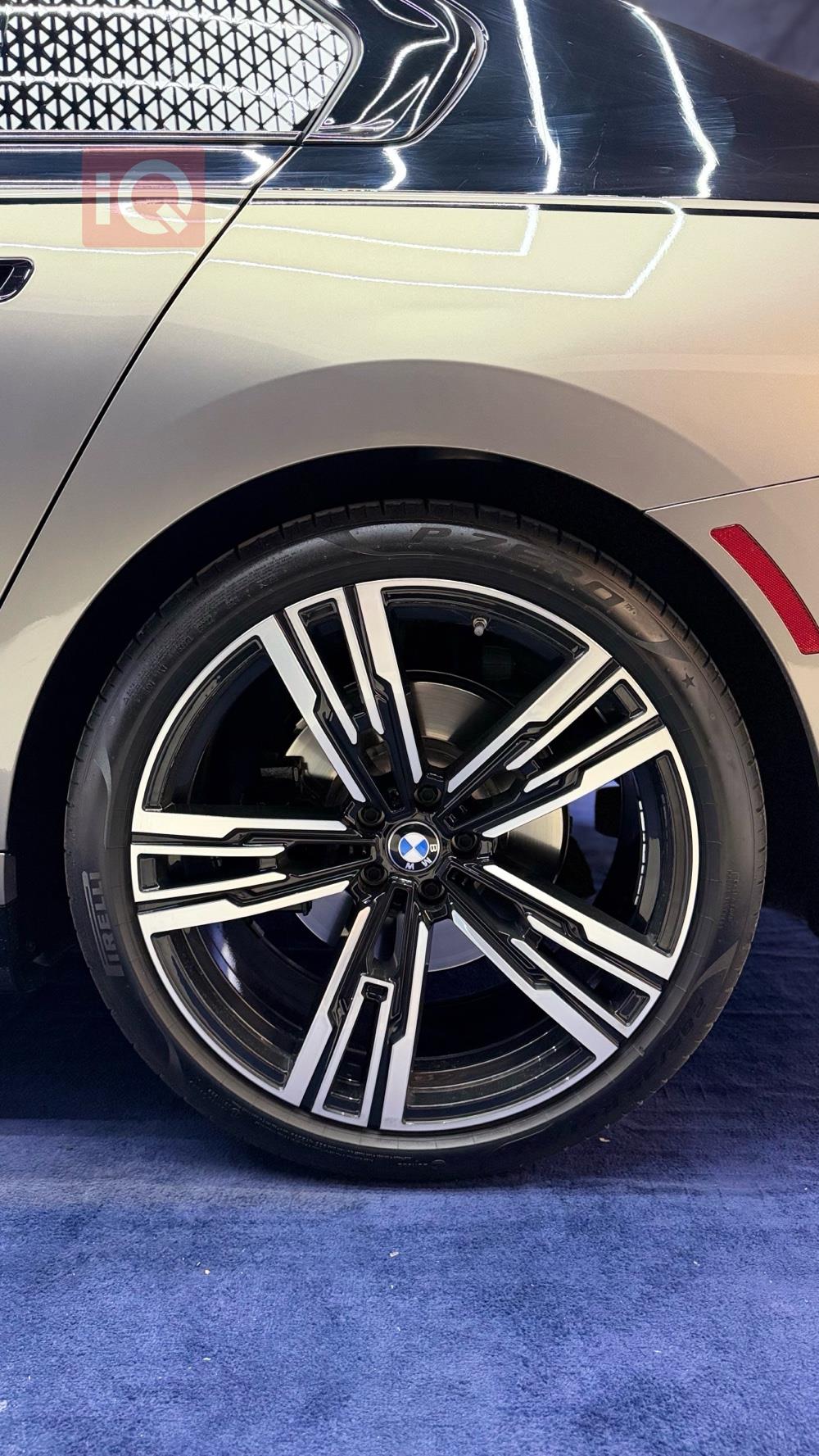 بي ام دبليو الفئة 7